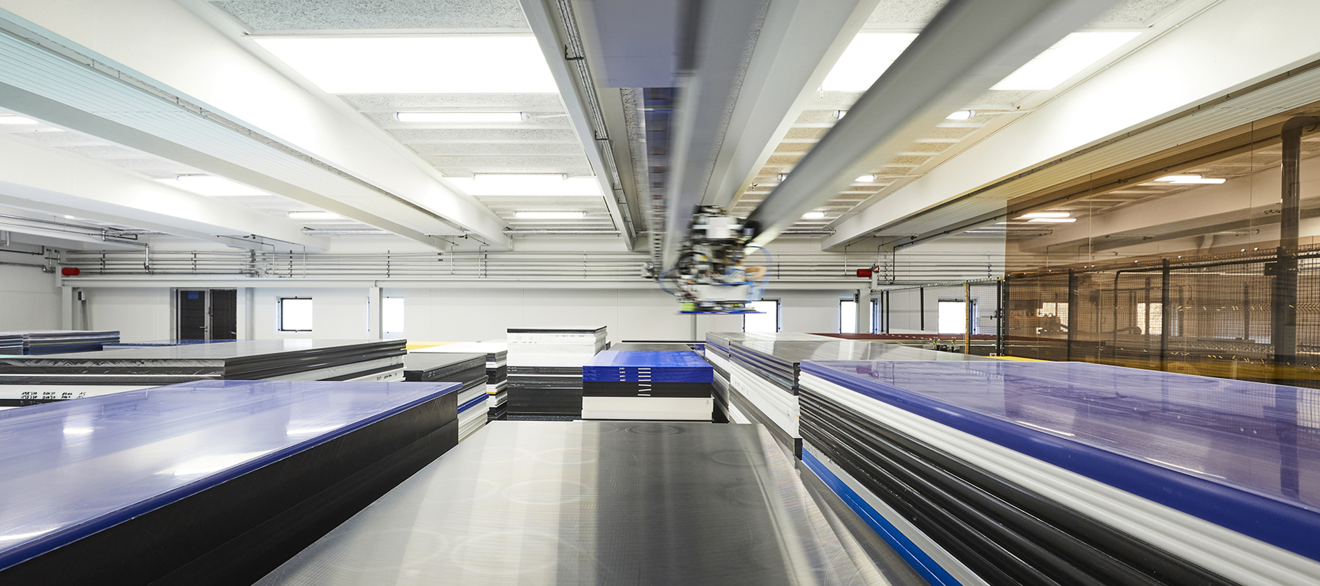 Automatic sheet storage with many plastic sheets with different thickness