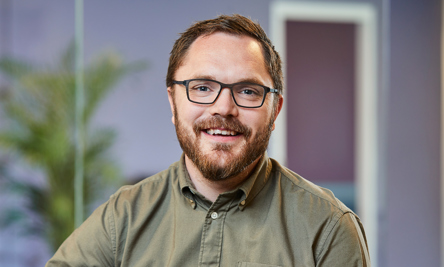 Salgschef Rasmus fra Induflex kan rådgive dig om plastbearbejdning