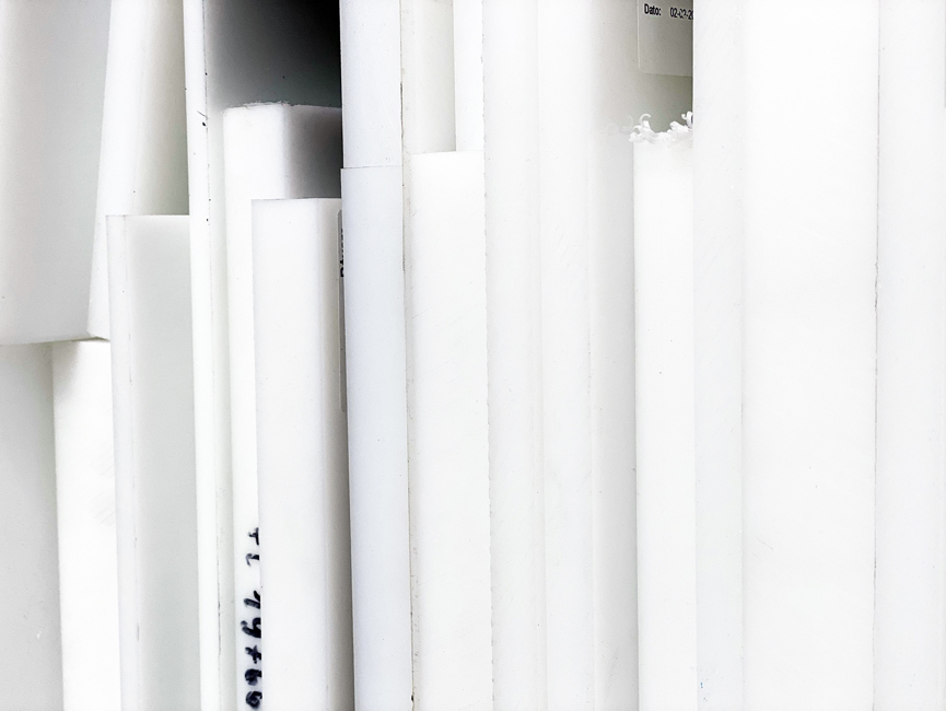 Plader af PTFE plast på Induflex lager i Støvring