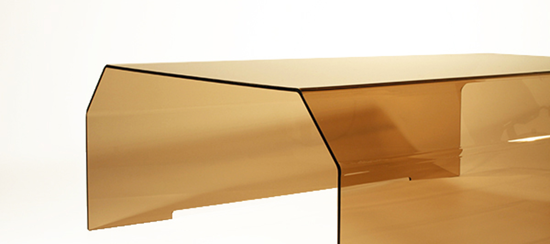 Sikkerhedsafskærmning i varmebukket, røgfarvet polycarbonat