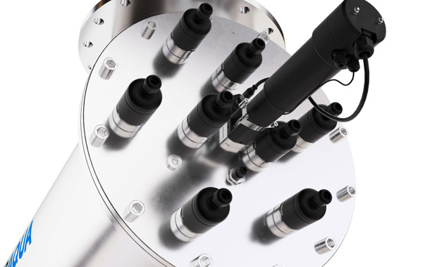 Propper i plast monteret på et UV-desinfektionssystem