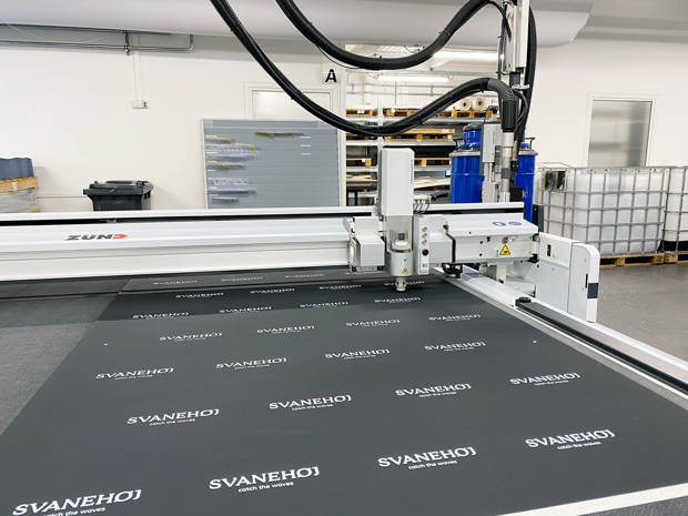 Skæreplotter hos Induflex skærer gummi ud i cirkler