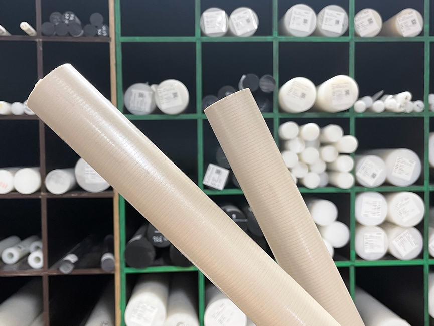 To PEEK i rundstænger på lager